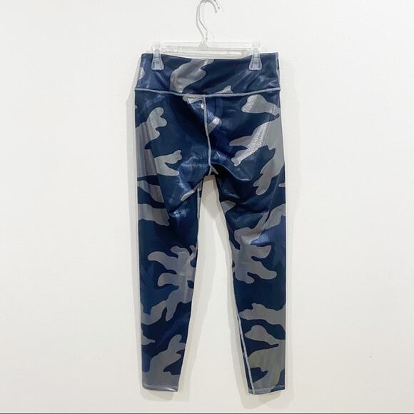 Noli Guerra Metallic Foil Camo Leggings Size M Blue Gray Activewear Yoga Gym - Picture 6 of 12